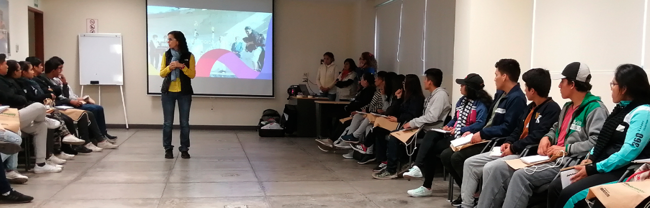 Estudiantes participan en taller para fortalecer la resiliencia en tiempos de COVID-19